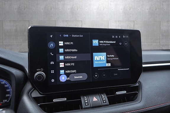 Toyota RAV4 Plug-in Hybrid 12 of 19