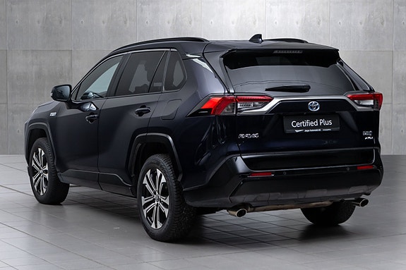 Toyota RAV4 Plug-in Hybrid 9 of 19