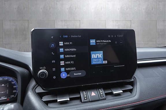 Toyota RAV4 Plug-in Hybrid 10 of 18