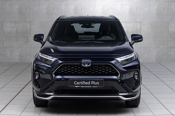Toyota RAV4 Plug-in Hybrid 3 of 18