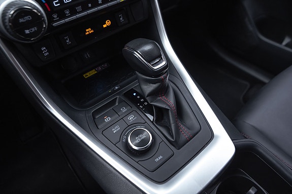 Toyota RAV4 Plug-in Hybrid 11 of 18