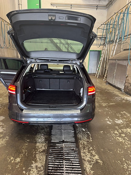 Volkswagen Passat 13 of 18
