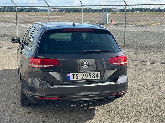 Volkswagen Passat 11 of 18