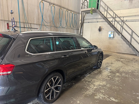 Volkswagen Passat 4 of 18