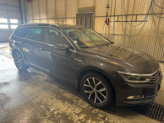 Volkswagen Passat 5 of 18