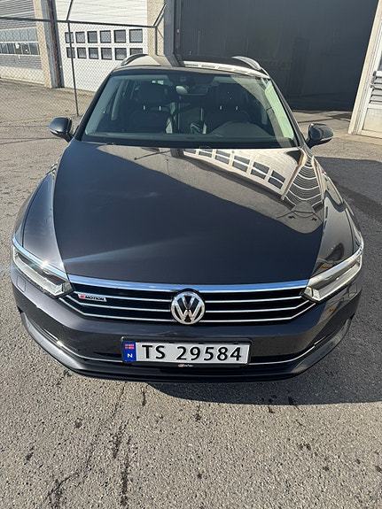Volkswagen Passat 9 of 18