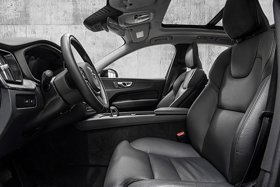 Volvo XC60 11 of 30