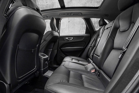Volvo XC60 16 of 30