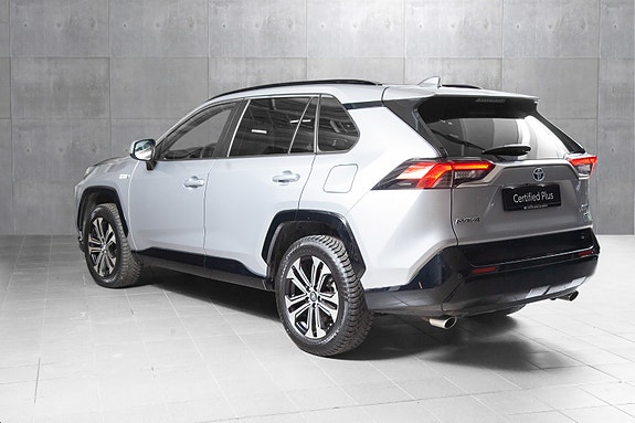 Toyota RAV4 Plug-in Hybrid 2 of 20