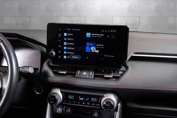 Toyota RAV4 Plug-in Hybrid 13 of 20