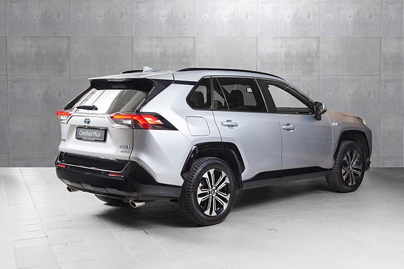 Toyota RAV4 Plug-in Hybrid 4 of 20