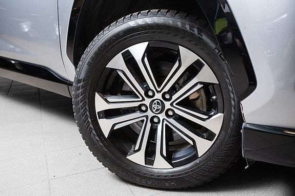 Toyota RAV4 Plug-in Hybrid 18 of 20
