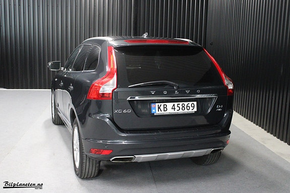 Volvo XC60 12 of 30