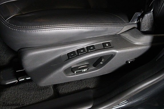 Volvo XC60 17 of 30