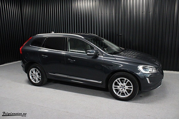 Volvo XC60 2 of 30