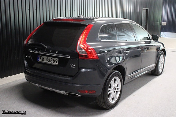 Volvo XC60 4 of 30