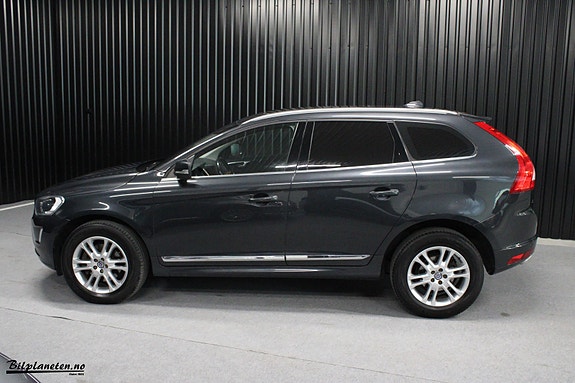 Volvo XC60 10 of 30