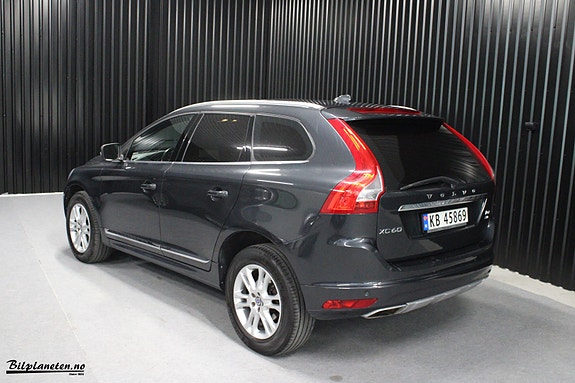 Volvo XC60 11 of 30