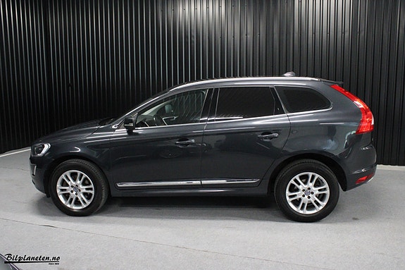 Volvo XC60 8 of 30