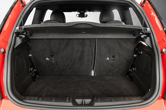 MINI Cooper SE 22 of 23