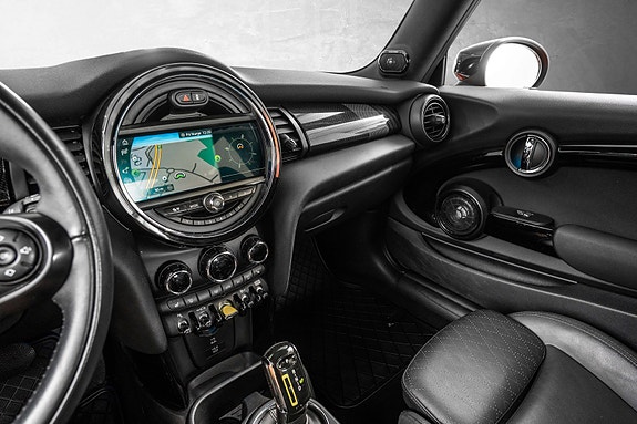 MINI Cooper SE 10 of 23
