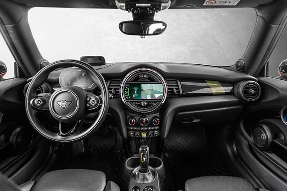 MINI Cooper SE 14 of 23