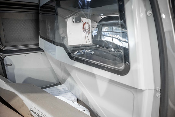Volkswagen Caddy 23 of 27