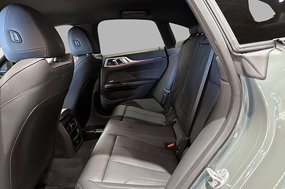 BMW i4 11 of 22