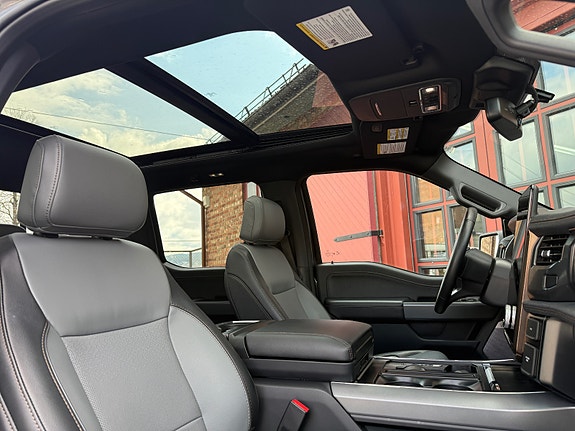 Ford F-150 8 of 30