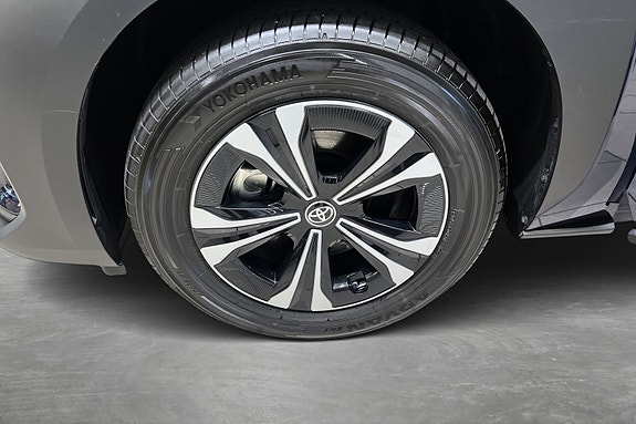 Toyota bZ4X 15 of 22