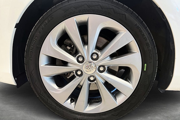 Toyota Auris 19 of 19