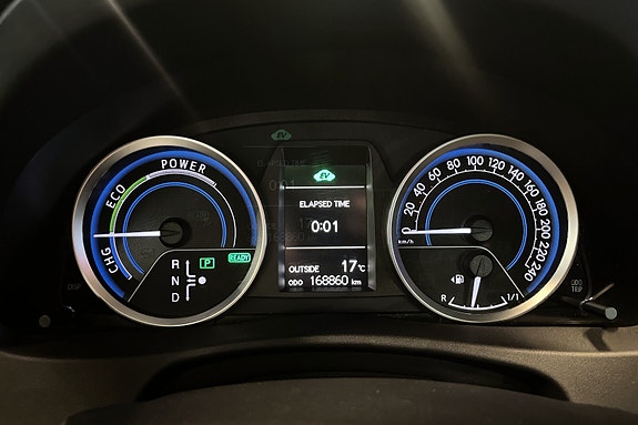 Toyota Auris 12 of 19
