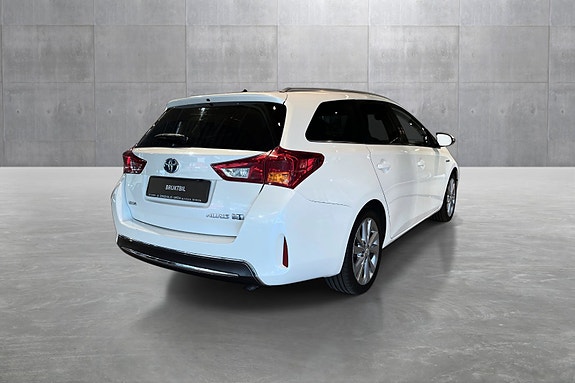 Toyota Auris 5 of 19