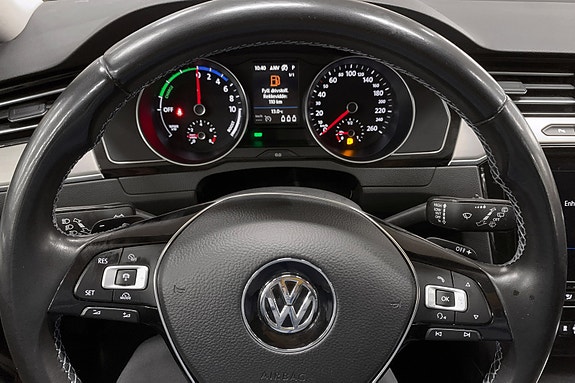Volkswagen Passat 13 of 13