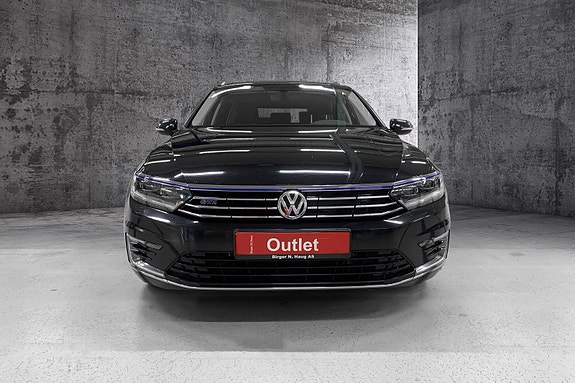 Volkswagen Passat 7 of 13
