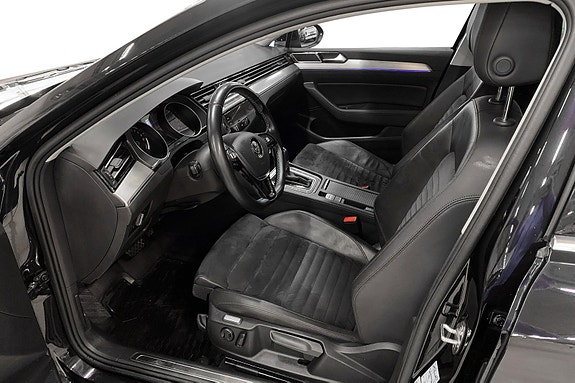 Volkswagen Passat 2 of 13