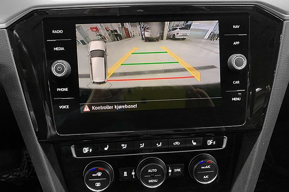 Volkswagen Passat 11 of 13