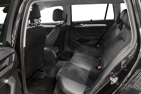 Volkswagen Passat 3 of 13