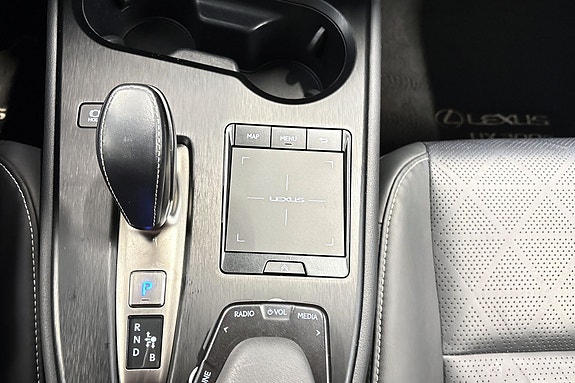Lexus UX300e 30 of 30