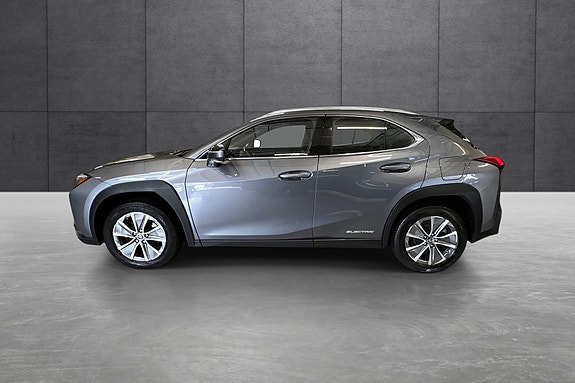 Lexus UX300e 2 of 30