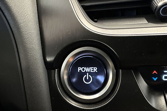 Lexus UX300e 27 of 30