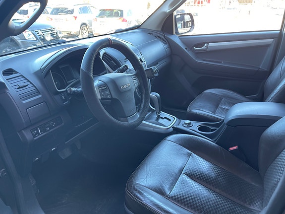 Isuzu 30 of 30