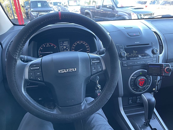 Isuzu 10 of 30