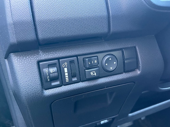 Isuzu 16 of 30