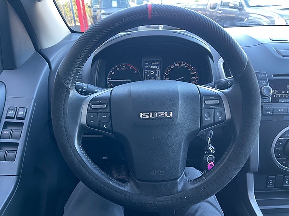 Isuzu 11 of 30