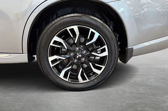 Mitsubishi Outlander 19 of 30