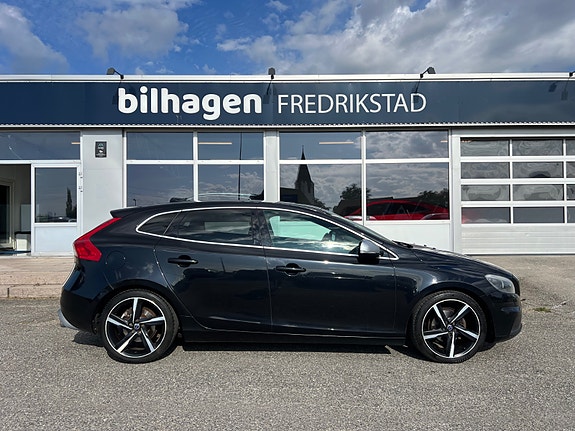 Volvo V40 8 of 22