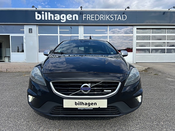 Volvo V40 3 of 22