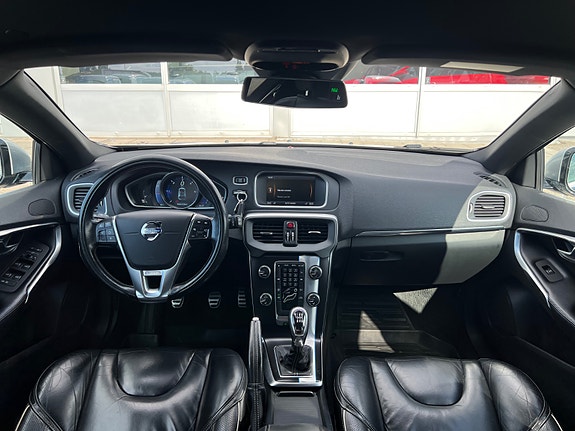 Volvo V40 10 of 22