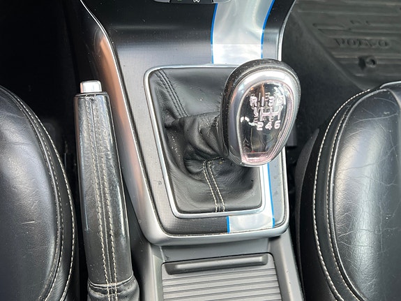 Volvo V40 14 of 22